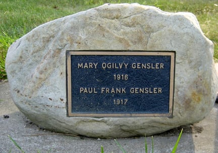 Boulder wplaque