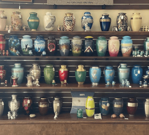 0124 - urns