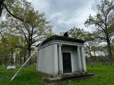 Hughes Mausoleum_Ladder