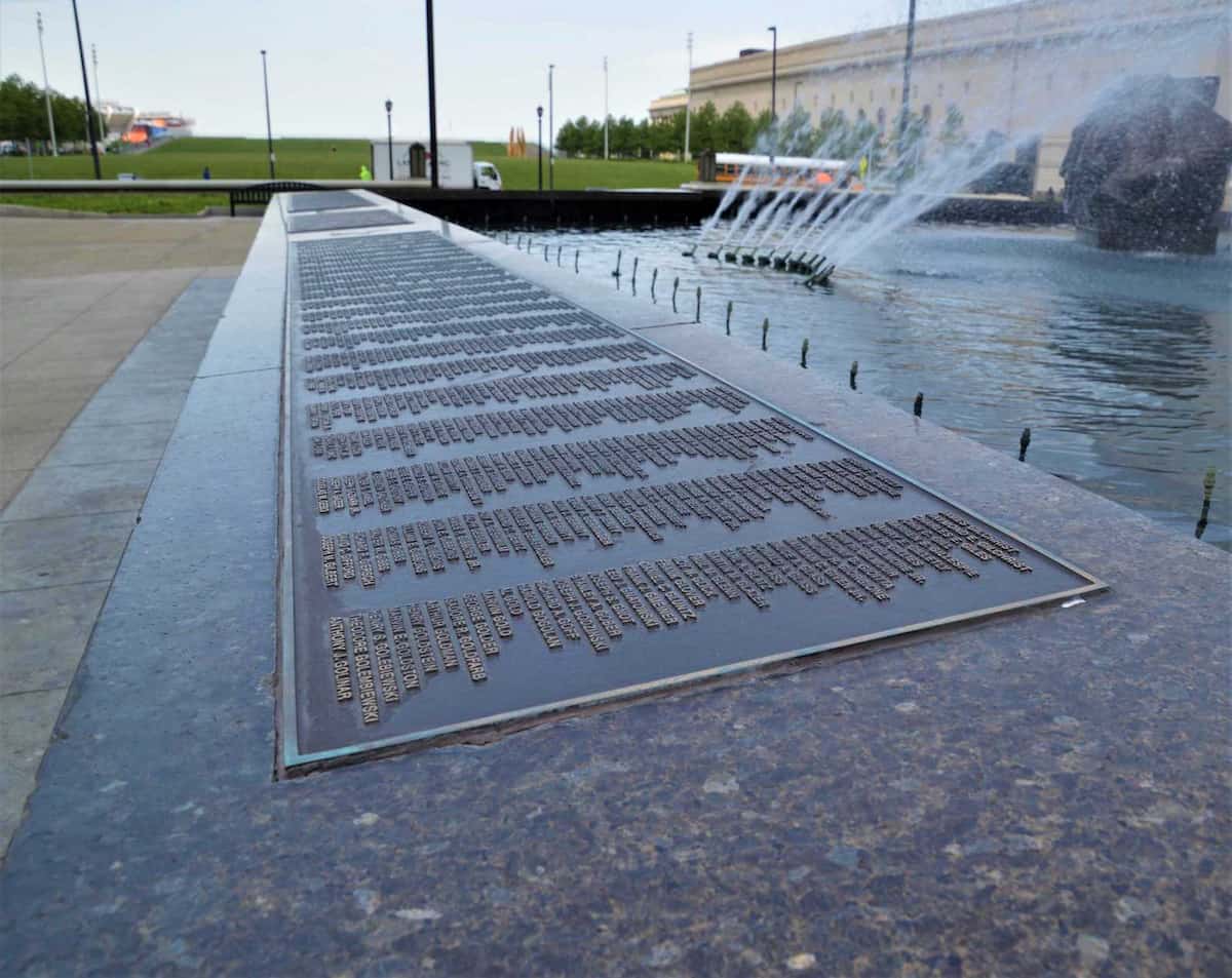 Veterans Memorial Plaza_Commemorative Memorials